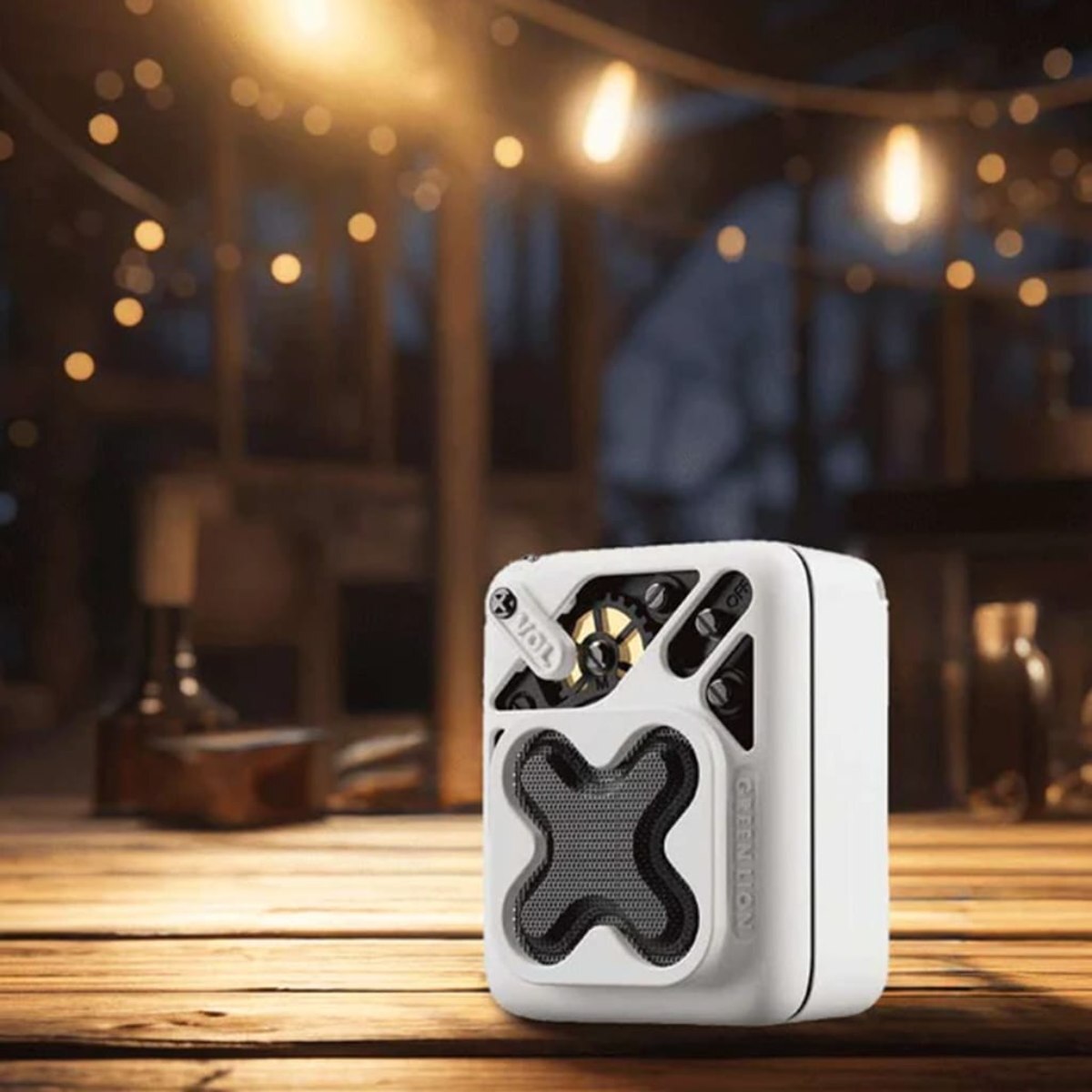 Champion Mini Speaker, White, Green Lion Gnchampspwh