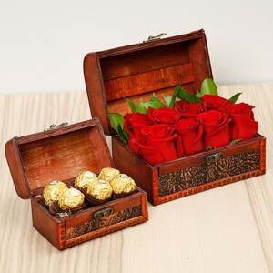 Ferns N Petals Passionate Red Roses and Chocolates Box