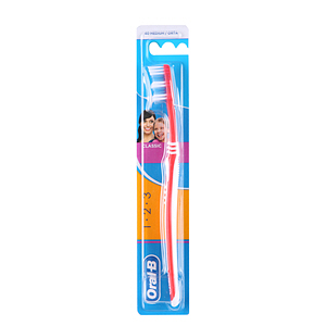 Oral B Tooth Brush Classic Medium