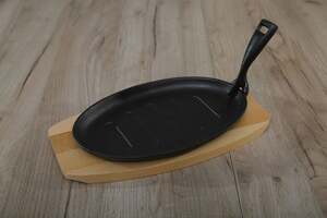 Pan Home Ferric Cast Iron Sizzler W/tray Black 32cm