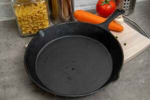 Pan Home Ferric Cast Iron Fry Pan Black 30cm